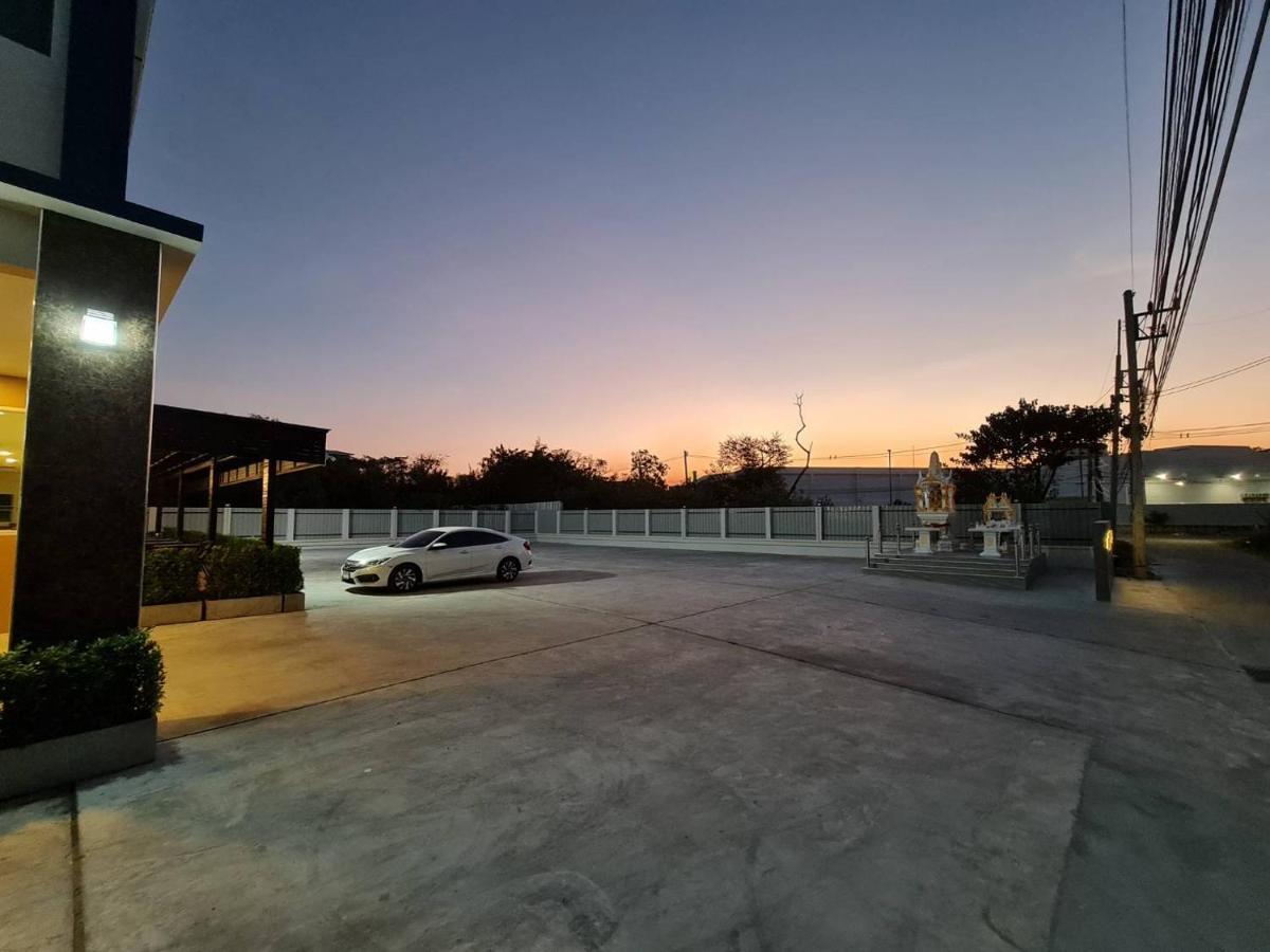 The Charlotte Smart Hotel Lop Buri 外观 照片